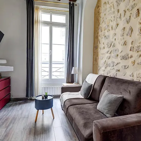 Apartment Near Place Des Vosges * Paris